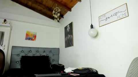 NAJAYLAINDEPENDENT MODEL online show from December 19, 8:24 am