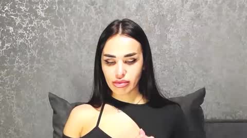 Lady online show from April 1, 7:00 pm