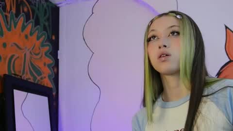 nami_smith online show from December 11, 6:09 pm