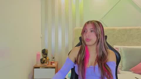 nami_sweet_ online show from October 24, 12:01 pm