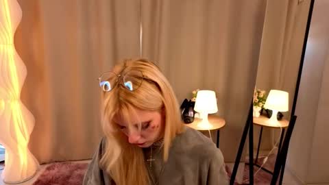 nannetteterrill online show from February 4, 6:49 am