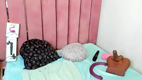 nany_pretty online show from April 29, 6:02 pm