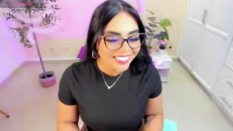 naomi_aniston online show from May 4, 3:16 pm