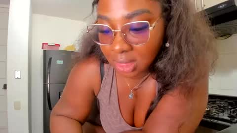 Snapshot of naomi_kiing chatting on February 27, 7:47 pm Nathalia King online show from February 27, 7:47 pm