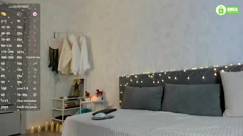 Naomi online show from December 15, 3:17 pm