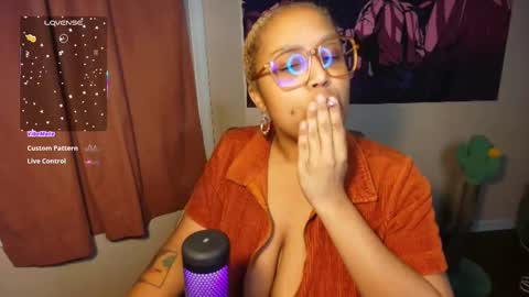 Naomigiirl6 online show from February 7, 12:20 am
