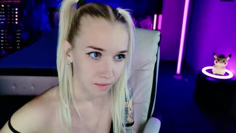 naomihita online show from November 13, 5:01 pm