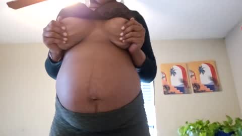 Naomiikayxxx online show from February 6, 4:14 pm