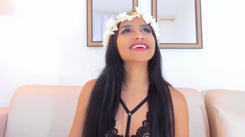 Snapshot of naomiiii__ chatting on January 24, 2:28 am naomiiii online show from January 24, 2:28 am