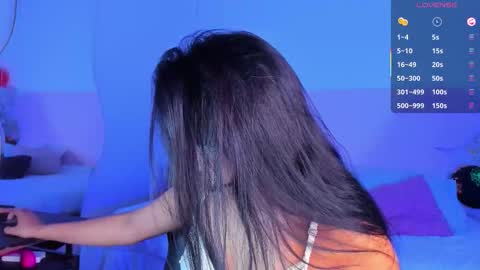 Snapshot of naomiiii__ chatting on October 11, 12:41 pm naomiiii online show from October 11, 12:41 pm