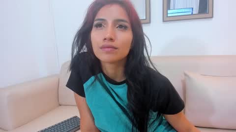 Snapshot of naomiiii__ chatting on February 21, 1:55 am naomiiii online show from February 21, 1:55 am
