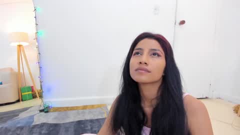 Snapshot of naomiiii__ chatting on January 10, 1:21 am naomiiii online show from January 10, 1:21 am