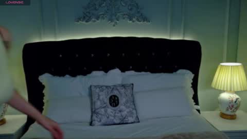 Naomi online show from November 28, 4:48 am