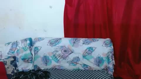 naomiquiin online show from January 19, 11:17 am