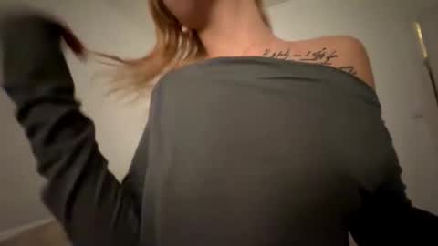 naomirosy online show from March 3, 10:16 pm