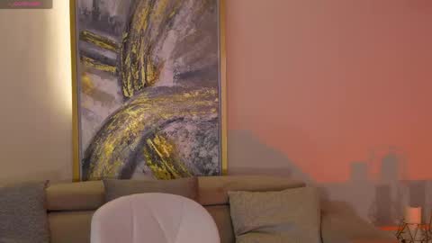 Naomi online show from March 24, 1:49 pm