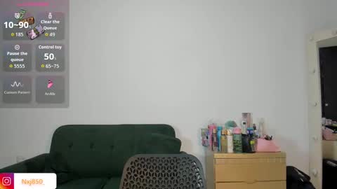 Naomi     online show from October 3, 10:59 pm