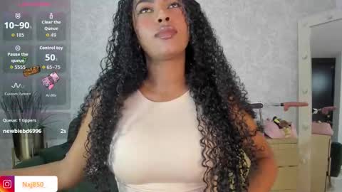 Naomi     online show from October 19, 11:40 pm