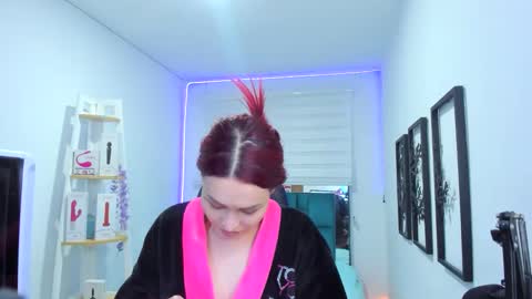 naomy online show from November 11, 2:07 am