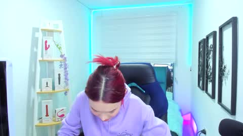 naomy online show from November 12, 2:09 am