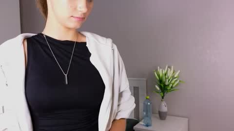 Snapshot of narcissaflame chatting on September 22, 4:38 pm narcissaflame online show from September 22, 4:38 pm