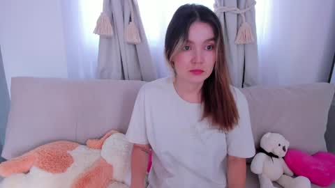 Nashly Fontana online show from June 2, 2:18 pm