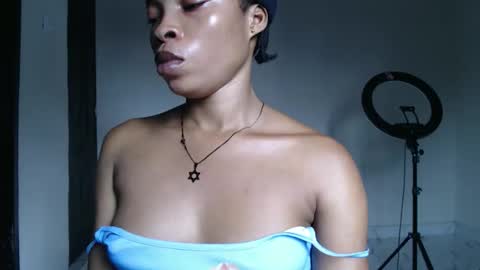 bella online show from November 26, 8:37 am