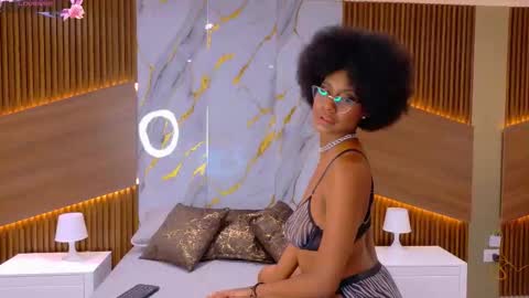 Julieth  online show from November 14, 8:36 am