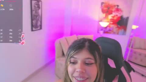 Snapshot of nataasha___ chatting on October 6, 3:23 am NATASHA online show from October 6, 3:23 am