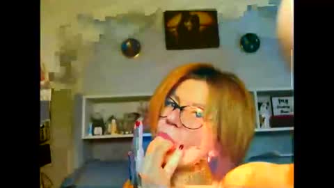 Snapshot of natali3855 chatting on October 18, 5:32 am Natali online show from October 18, 5:32 am