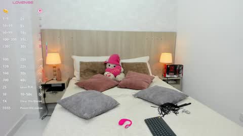 Snapshot of natalia_delgado chatting on September 16, 2:30 am Natalia online show from September 16, 2:30 am