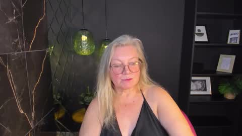 Snapshot of natalicloud chatting on October 17, 3:04 pm NataliCloud online show from October 17, 3:04 pm