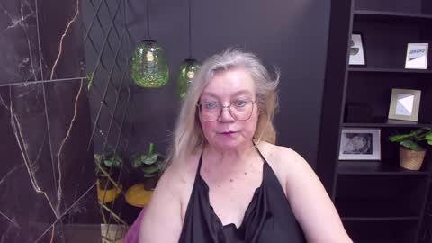 Snapshot of natalicloud chatting on December 11, 1:17 pm NataliCloud online show from December 11, 1:17 pm