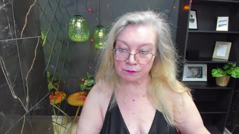 Snapshot of natalicloud chatting on January 8, 1:20 pm NataliCloud online show from January 8, 1:20 pm