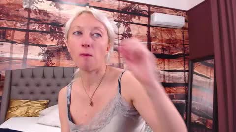 Natalie online show from October 18, 11:24 am