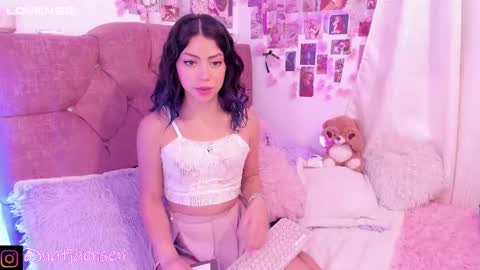 Snapshot of natalie_jaensen chatting on February 18, 12:26 am online show from February 18, 12:26 am