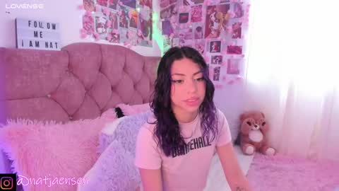 Snapshot of natalie_jaensen chatting on December 13, 10:23 pm online show from December 13, 10:23 pm