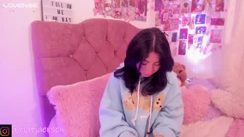 Snapshot of natalie_jaensen chatting on February 7, 11:55 pm online show from February 7, 11:55 pm
