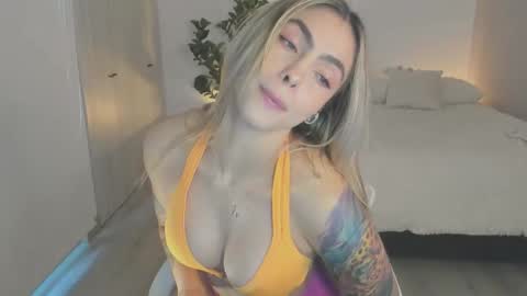 anatalybee online show from February 16, 9:36 pm