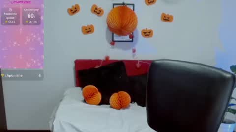 Nataly Escobar online show from October 17, 1:03 pm