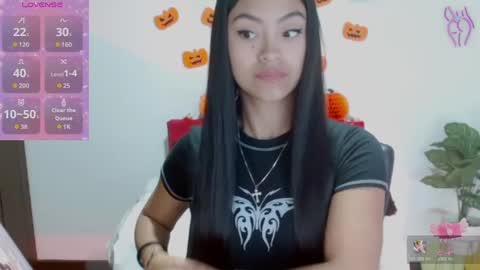 Nataly Escobar online show from October 2, 12:54 pm
