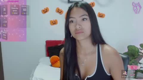 Nataly Escobar online show from October 14, 12:30 pm