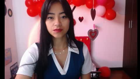 Nataly Escobar online show from February 10, 1:44 pm