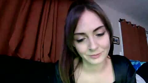 Snapshot of natasha_123341319 chatting on October 18, 5:43 am natasha_123341319 online show from October 18, 5:43 am