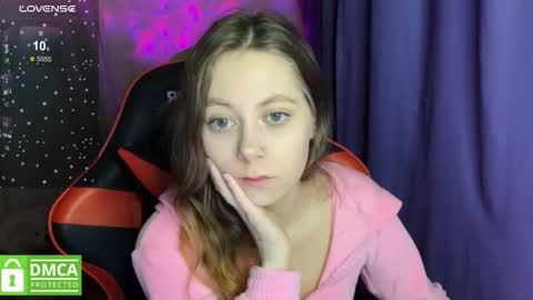 natural_babe666 online show from September 22, 9:35 pm