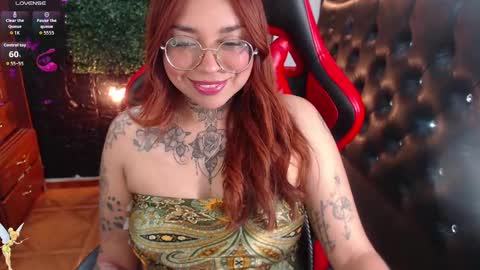 Snapshot of natykors_m_ chatting on October 13, 9:39 pm Sofia IG Natykors08 online show from October 13, 9:39 pm