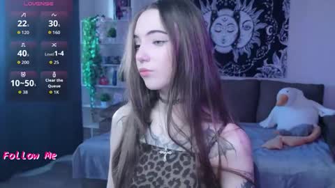 Snapshot of naugghtynikki chatting on October 9, 4:27 am Nikki online show from October 9, 4:27 am
