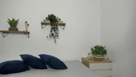 Emily online show from June 5, 10:38 pm
