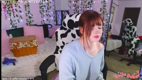 Snapshot of naughty_bella99 chatting on December 5, 7:49 pm bella online show from December 5, 7:49 pm