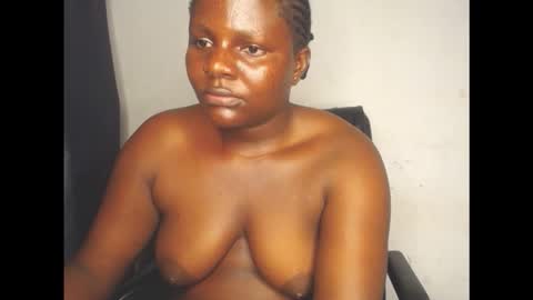 Snapshot of naughty_cunt0 chatting on October 17, 10:51 am Amara online show from October 17, 10:51 am
